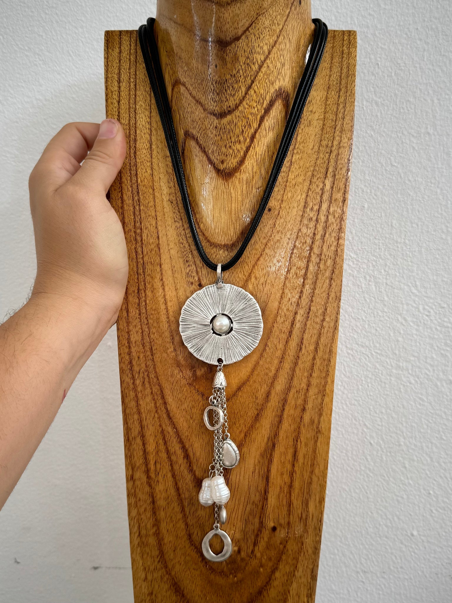 Collares Cuero