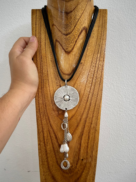 Collares Cuero